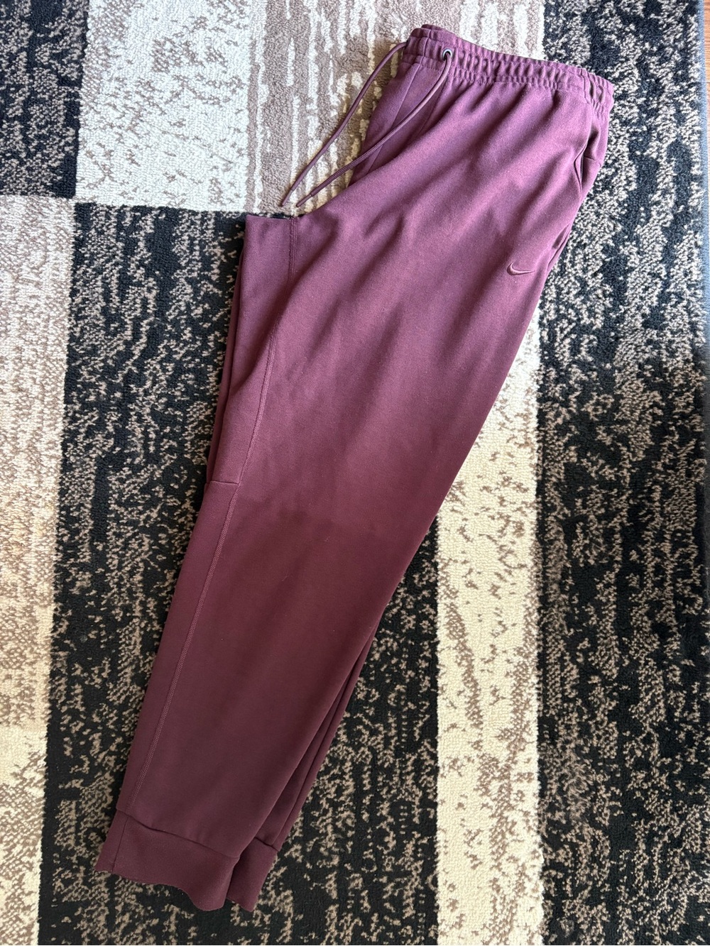 Nike Men's Dri-FIT Primary Fleece UV Joggers